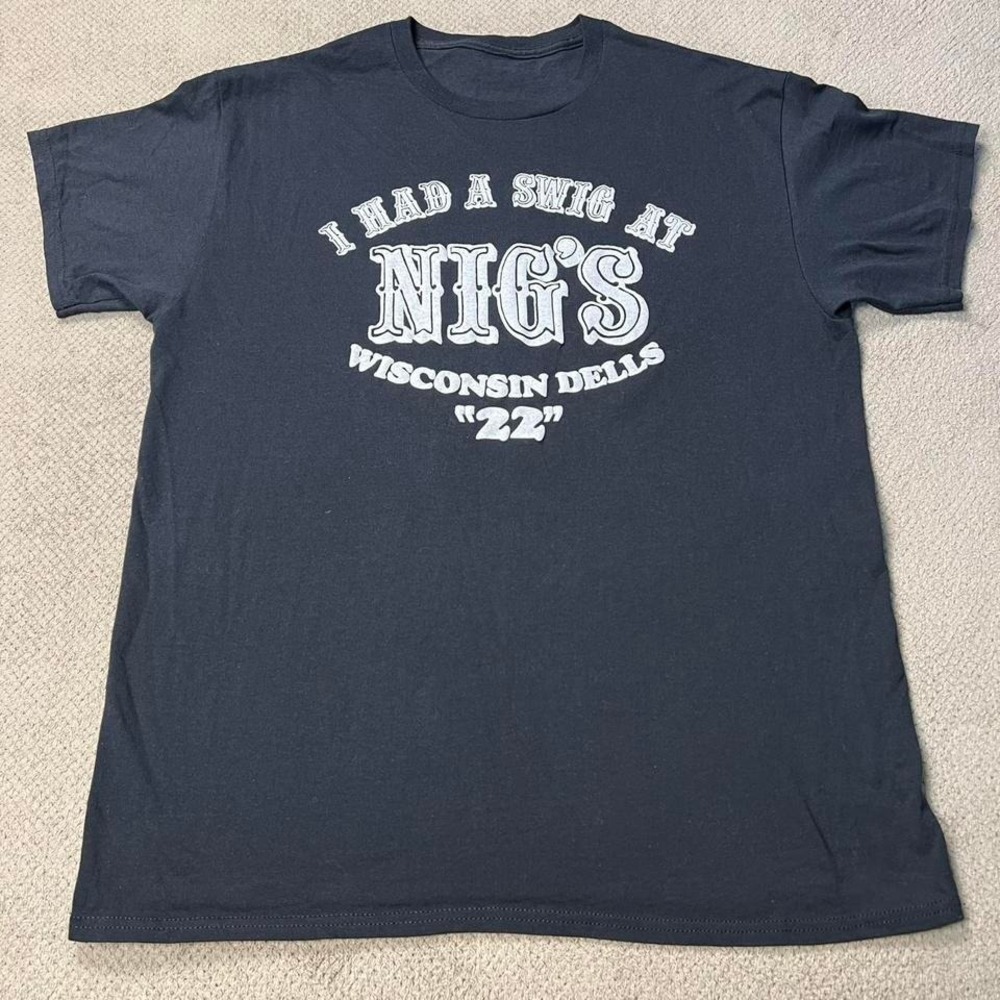 Vintage style Nigs bar Wisconsin dells tee Size large